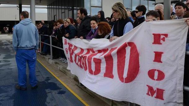 Si smarcano dalla Rsu Fiom «Serve un confronto interno»