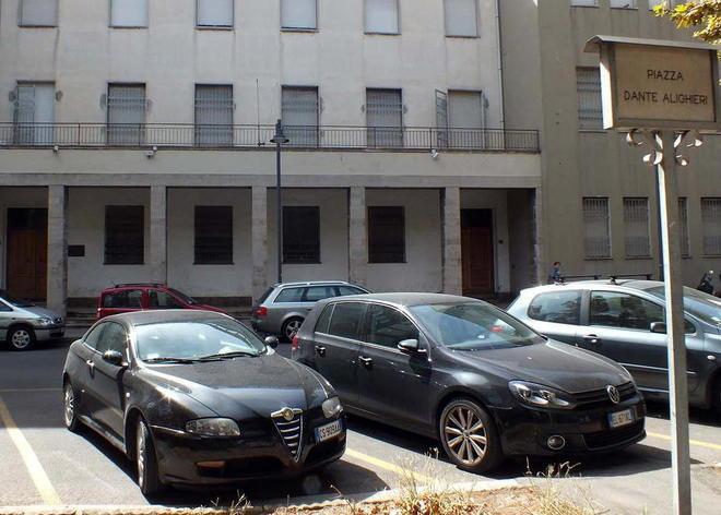 “Liberi” i posti auto del Tribunale?
