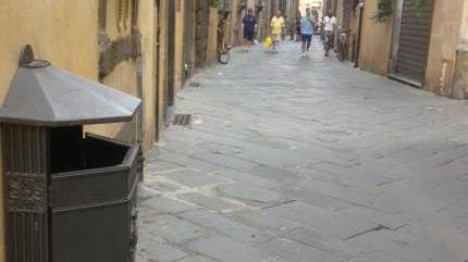Rifiuti abbandonati, multe salate
