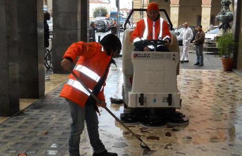 Scatta l’operazione pulizia «Così lucideremo il centro» 