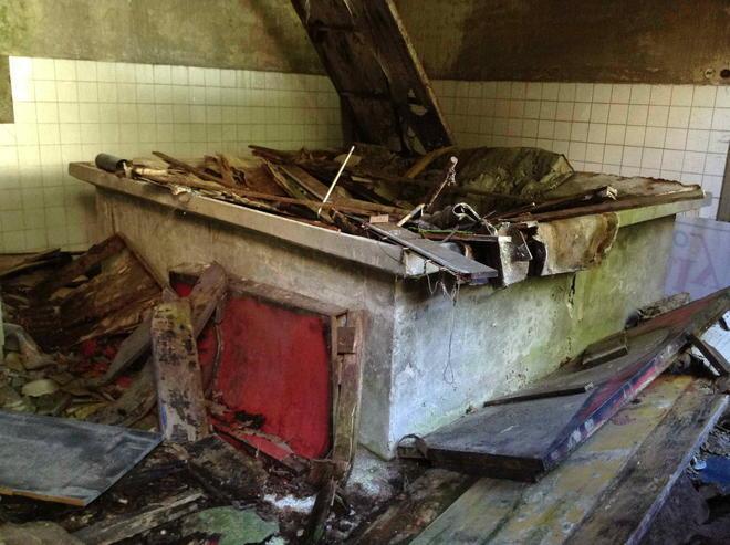 Un cortile del Comune nell'ex monastero è lasciato nell’incuria FOTO 