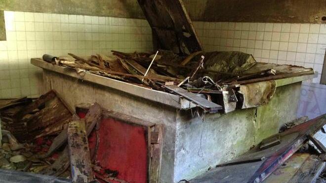 Un cortile del Comune nell'ex monastero è lasciato nell’incuria FOTO