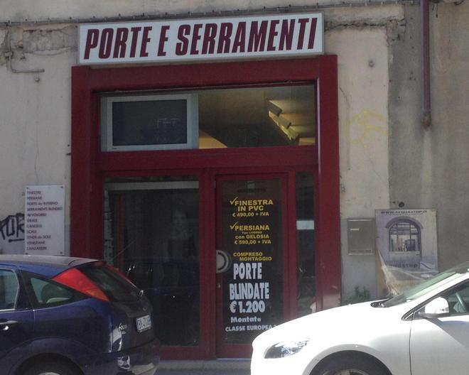 Vigile col doppio lavoro subito a processo per truffa 