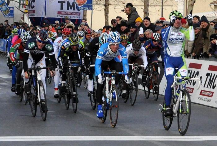 C’è la corsa ciclistica: traffico rivoluzionato 
