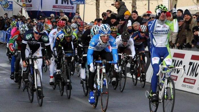 C’è la corsa ciclistica: traffico rivoluzionato