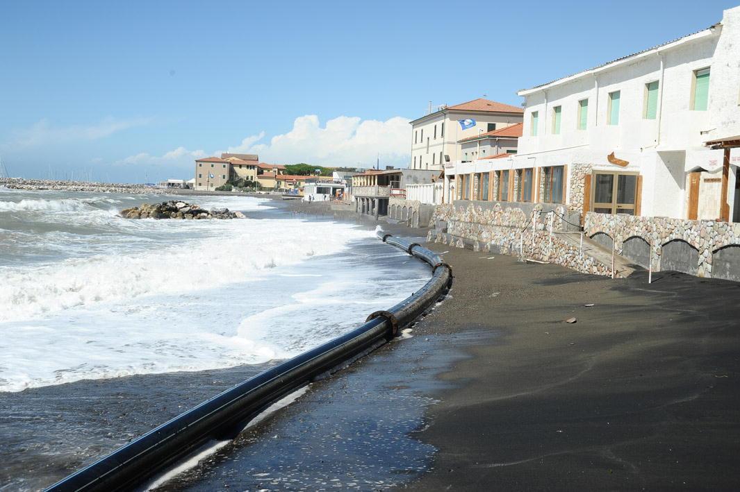 Erosione, sabbia e porto «Difendiamo la costa» 