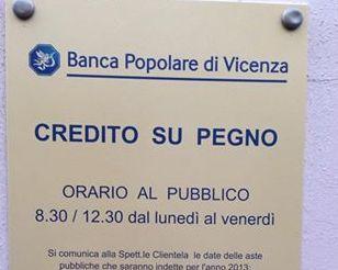 Prato, rivuole i gioielli impegnati per curare la moglie malata di Parkinson 