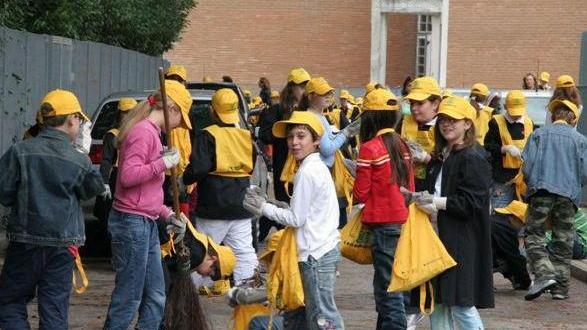 Torna “Puliamo il mondo”: via la sporcizia da strade e giardini