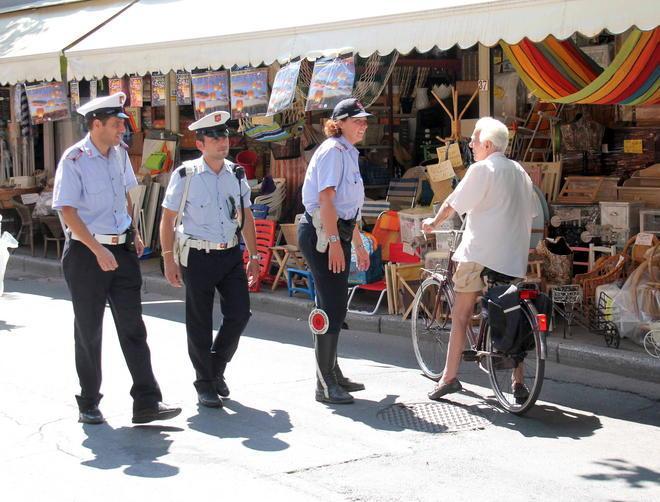 Sospesa l’ordinanza, tornano le bici in via Fratti 