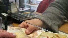 Vende per veri orecchini falsi: denunciato