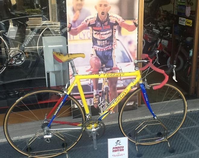 Poggio saluta i corridori dei Mondiali di ciclismo 