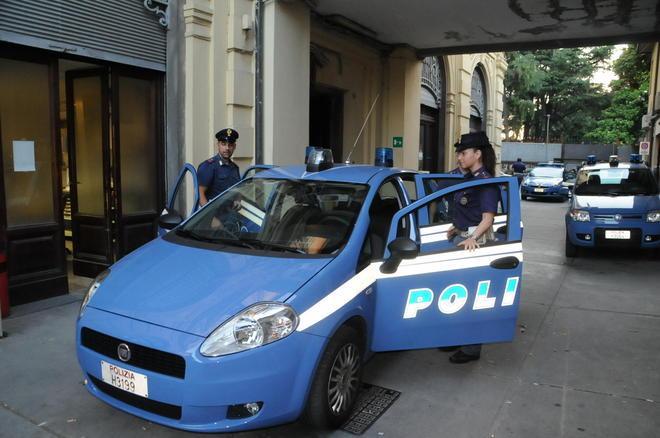 Atti osceni in un bar, denunciato dalla polizia 