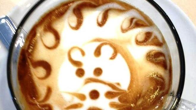Latte art, come ti “dipingo” sul cappuccino
