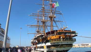 Tornano a Livorno gli allievi ufficiali imbarcati sulla nave Vespucci 