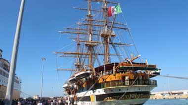 Tornano a Livorno gli allievi ufficiali imbarcati sulla nave Vespucci