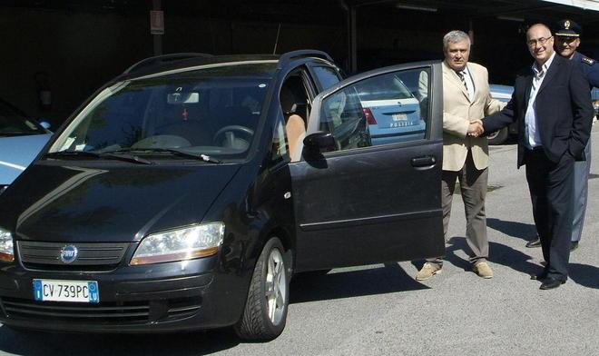 L’auto del clan finisce alla Caritas 
