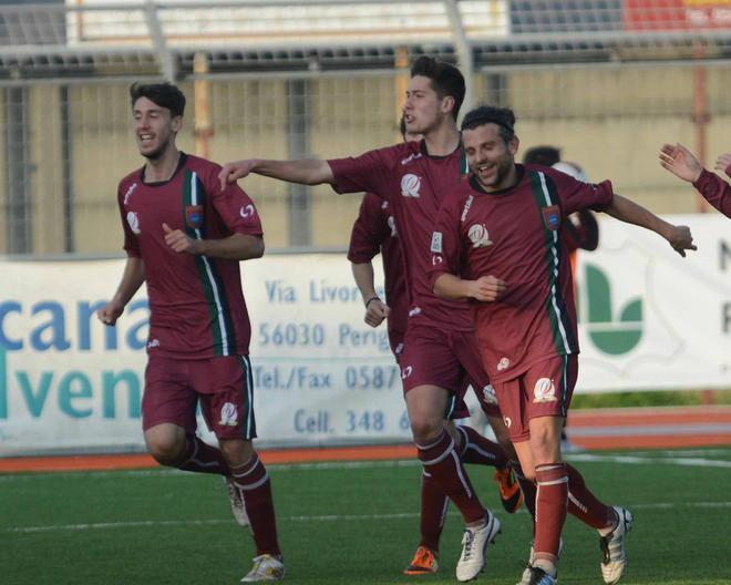 Pontedera fantastico, blitz a Salerno 