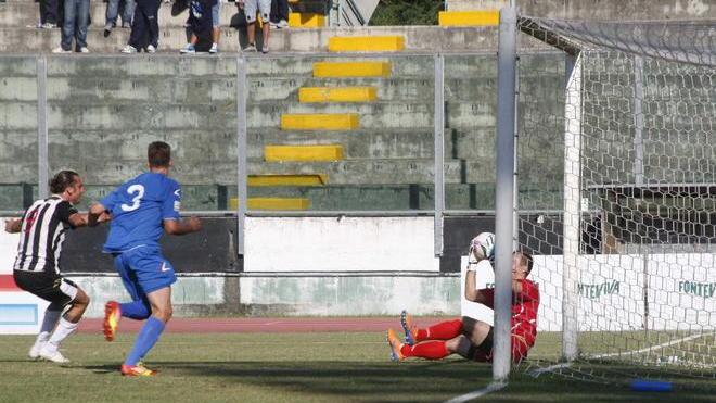 Viareggio ko in casa con la Paganese: decide un gol dell’ex Panariello