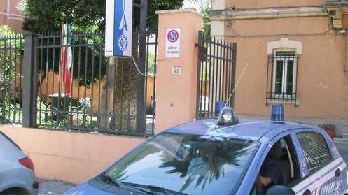 Picchia automobilista, arrestato