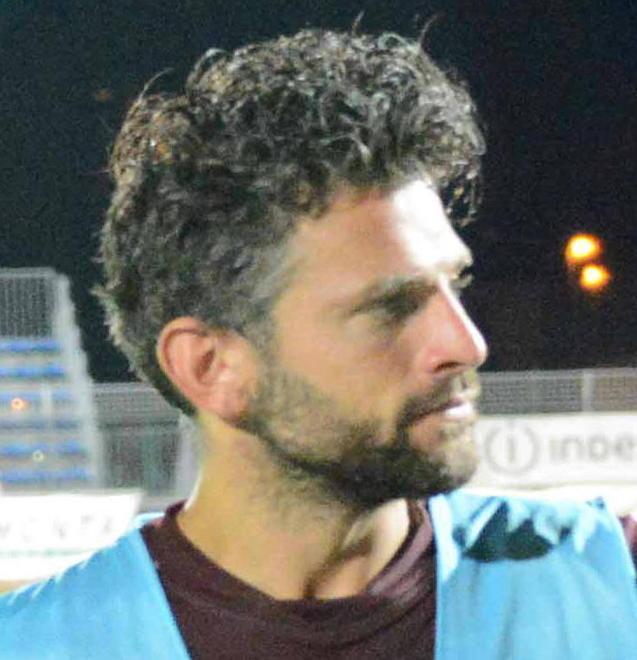 Grassi non è stato affatto dimenticato, oggi una tifosa gli regala una sciarpa campana