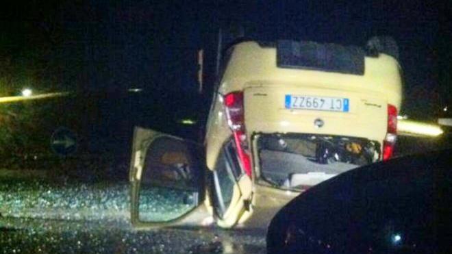 L’auto si ribalta, feriti due pensionati