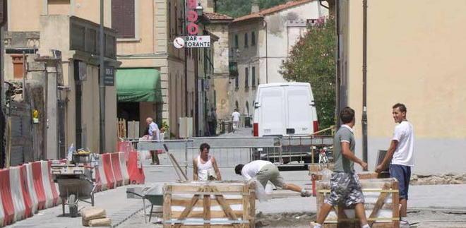 La giunta di Calci «Lavori in via Roma ecco le cifre vere» 