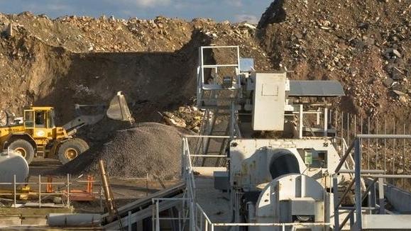 «Discarica abusiva» Alla Cliri 2 indagati e area sequestrata