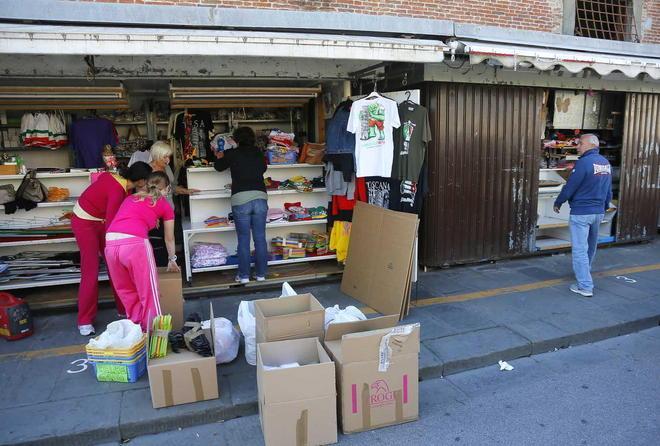 Bancarelle, al via lo sgombero 