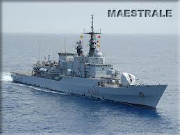 Arriva a Viareggio la nave militare Maestrale 