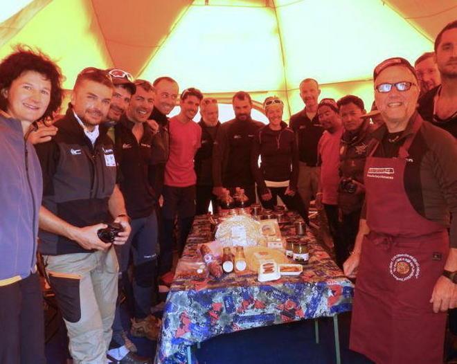 La spedizione alpinistica si avvicina all’obiettivo 
