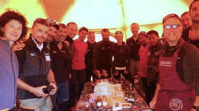 La spedizione alpinistica si avvicina all’obiettivo
