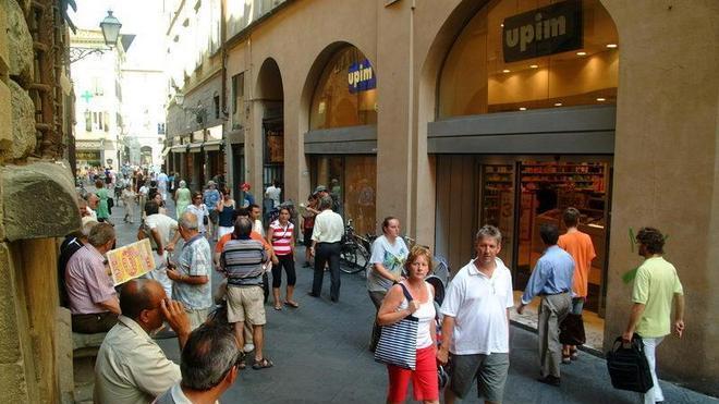 Rubano all’Ovs, due sedicenni denunciati per furto