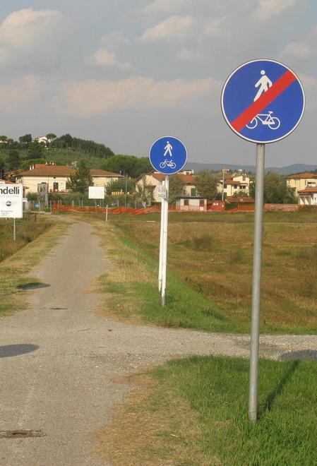 La pista ciclabile finisce in un cantiere 