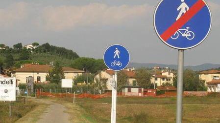 La pista ciclabile finisce in un cantiere