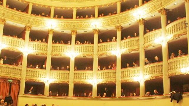 Una mostra dedicata a dieci anni di vita del teatro Metastasio
