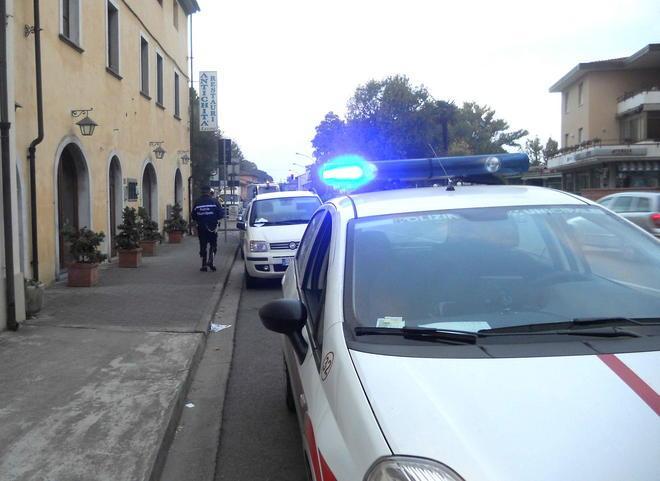 Ubriaca, causa un incidente: patente ritirata 