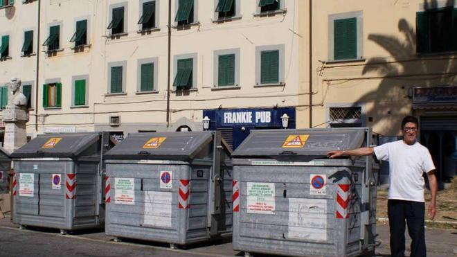 Pizzeria contro Aamps: «Basta degrado»