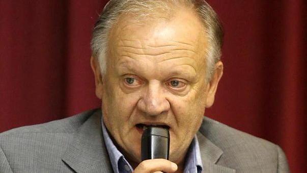 «I giovani come i vecchi» Pd sotto accusa