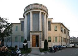 Travolta mentre attraversa, grave anziana 