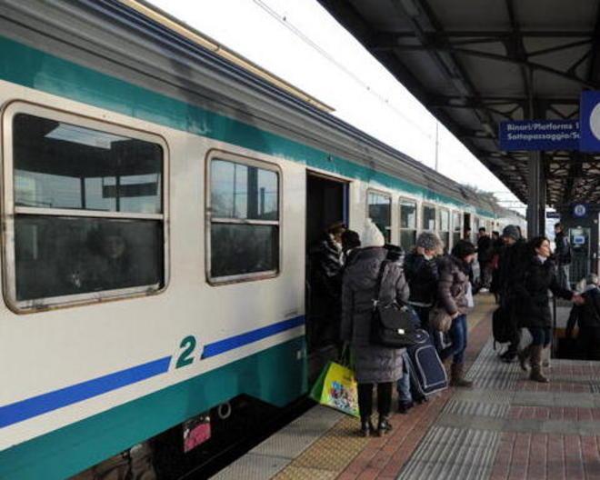Scippati della collana un attimo dopo essere saliti sull’Intercity 