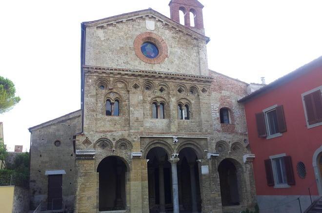 A San Zeno una cancellata anti-bivacchi 