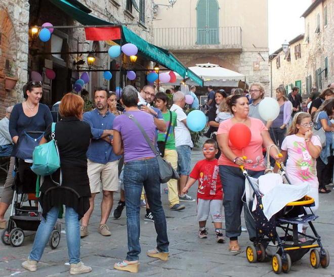 Il sorriso dei ragazzi per un giorno conquista Suvereto 