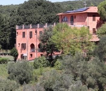 Tre stelle all’hotel Vittoria Vola il turismo in collina