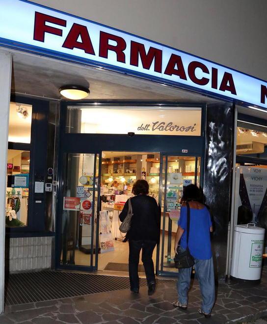 Fa il bis il rapinatore con la pistola 