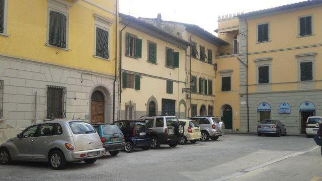 Nuovo look per la piazzetta Giordano da Rivalto