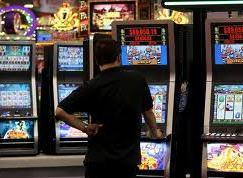 Un ragazzo di Prato vince 140mila euro alle slot machine 
