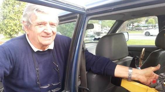 Un dispositivo per salvare i bambini dimenticati in auto