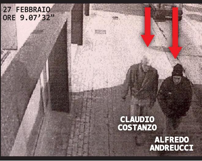 Omicidio al mercato, la vittima a passeggio con il suo assassino 