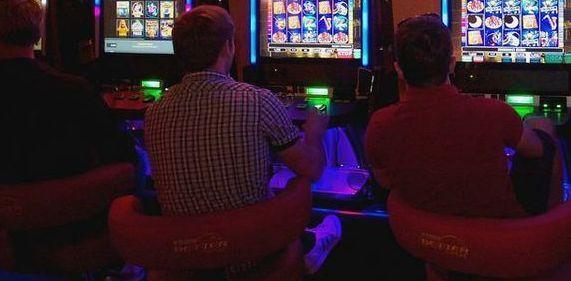 Bruciati alle slot machine 140mila euro al giorno 