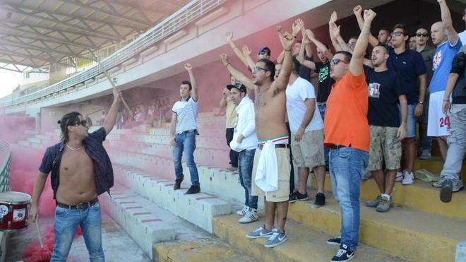 La curva canta: «Tutti a Gubbio» Tifosi-squadra, feeling ritrovato